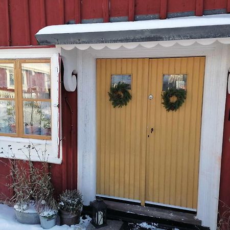 Rustik Stuga Med Lantlig Kaensla Naera Oerebro City Esterno foto
