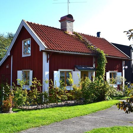 Rustik Stuga Med Lantlig Kaensla Naera Oerebro City Esterno foto